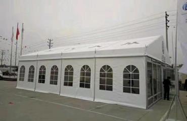 南昌展覽慶典一站式租賃服務(wù) 大棚、桌椅、帳篷、鐵馬與紡織品清潔全攻略